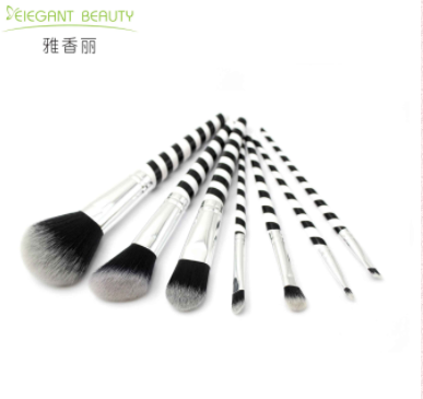 化妝的時候需要哪些工具？